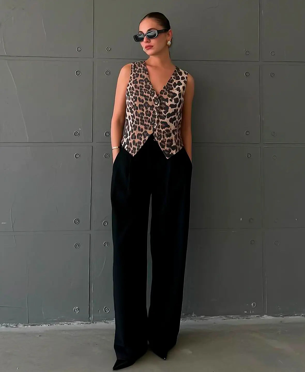 Taillenbetonte Weste mit Animal-Print